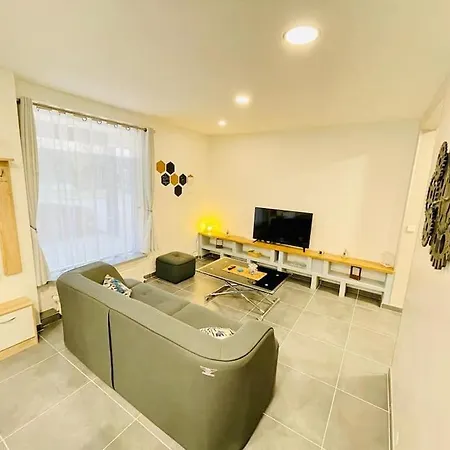 Close To Geneva Apartment *