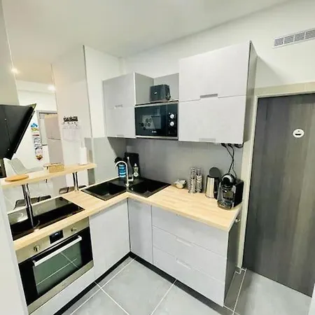 Close To Geneva Apartment *